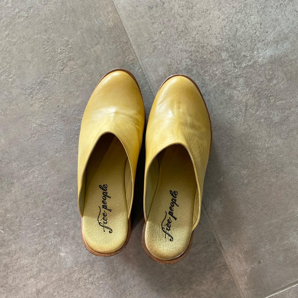 Free people clogs